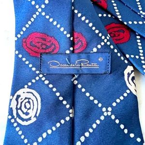 *VINTAGE* Oscar de la Renta Silk Tie • excellent vintage condition